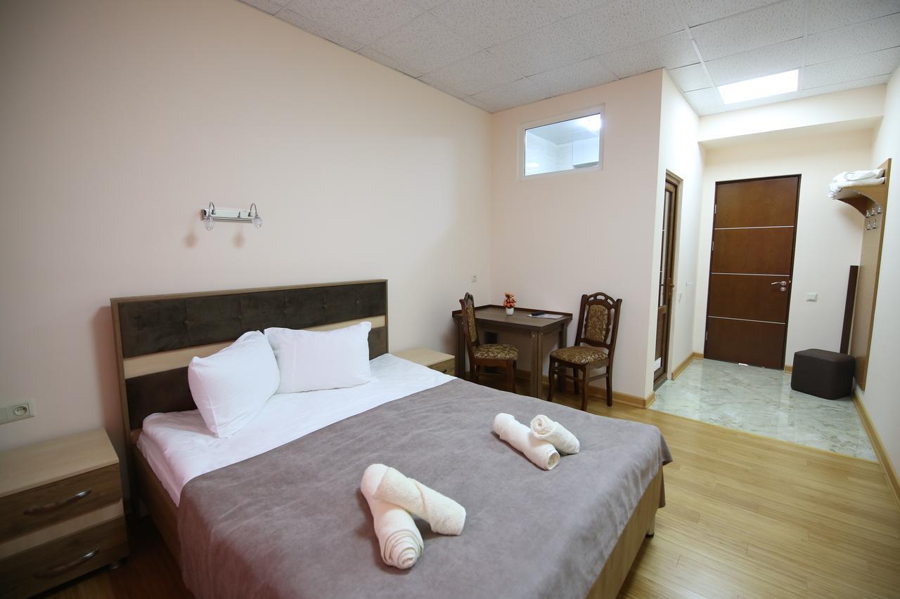 Hotel Mars Zugdidi Exteriér fotografie