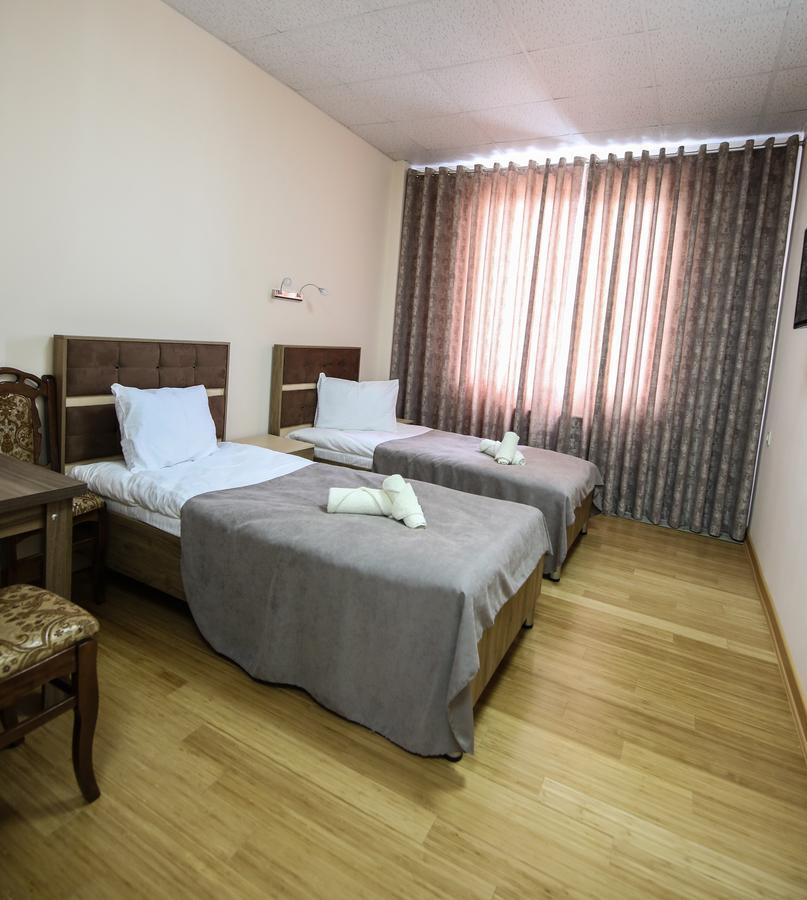 Hotel Mars Zugdidi Exteriér fotografie