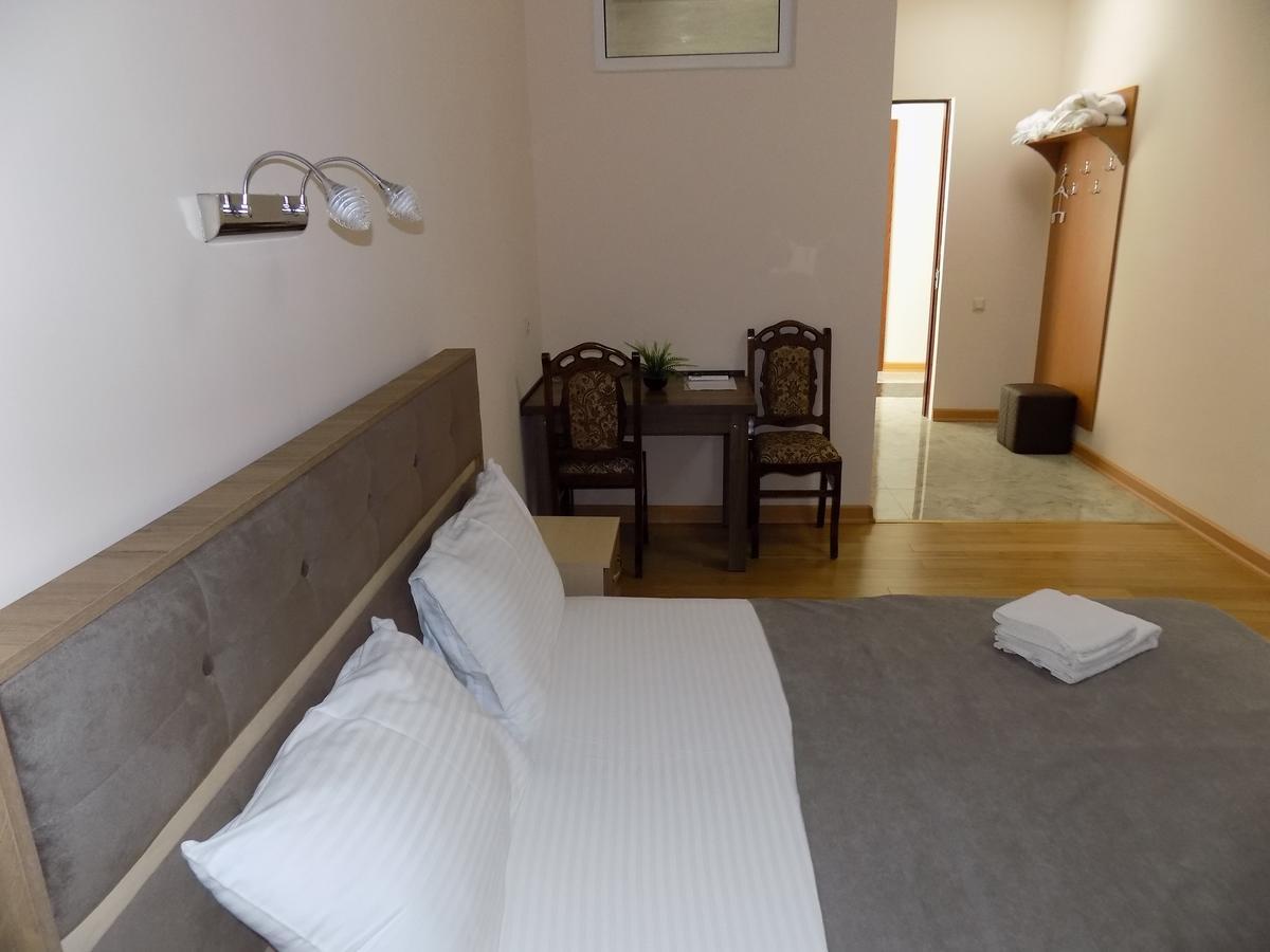 Hotel Mars Zugdidi Exteriér fotografie