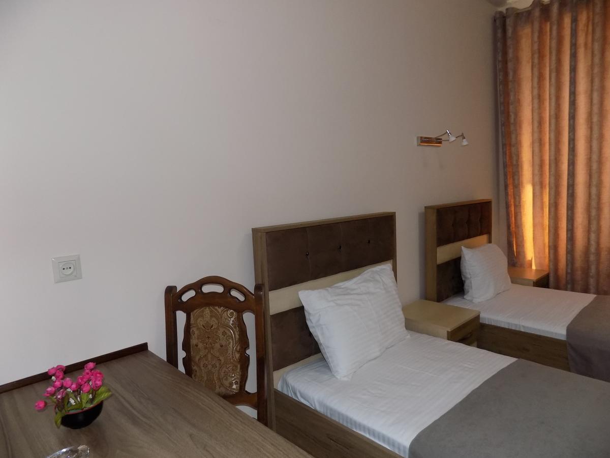 Hotel Mars Zugdidi Exteriér fotografie